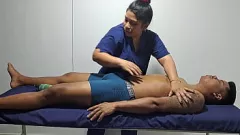 Jouer Un massage sensuel complet du corps se transforme en séance hardcore coquine avec Jocelyn Palmas et Victor Palmas