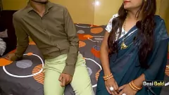 Redă Desi Bhabhi se angajează într-un chudai intens în hindi după disputa privind chiria