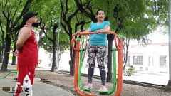 Reproduzir A vagabunda da vizinhança me convida para um Creampie sujo de estilo cachorrinho