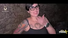 Riproduci La MILF tatuata Barbara Lioness viene scopata dal DJ Jump ben dotato a Festaprime