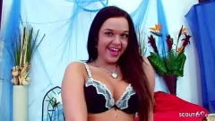 Reproduzir Adolescente de Praga de 18 anos fodido muito depois da escola POV