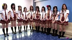 Reproducir Orgía adolescente japonesa: 10 chicas, varios chicos y acción intensa