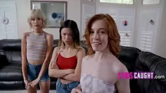 Afspelen Tiny Stepsis en haar petite vrienden in een hardcore gangbang
