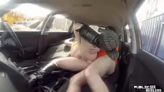 Redă Studentul de conducere dolofan primește o mașină publică dracului de tutor