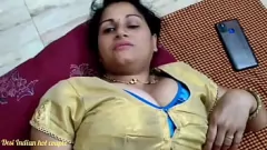 Reproducir Mi vecino Annu Bhabhi's Dirty Talking Desi Sex Tape