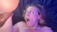 Reproduzir Chloe Sparkles dá um boquete interracial desleixado e me faz esguichar neste vídeo amador hardcore