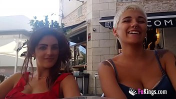 Redă Nuci spaniole merg la toaletele publice să se fută