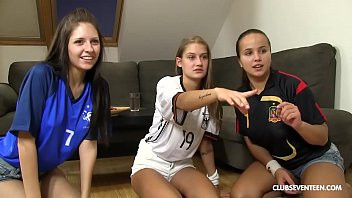 Jouer Baise parfaite entre amis russes pour dix-sept clubs