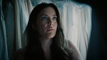 Reproducir Liv tyler desnuda, de vuelta en la locura de la juventud