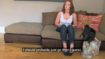 Jouer Candi coups et faux agent UK nous font découvrir une actrice parfaite