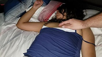 Reproduzir Eu acordo minha namorada com um dedo na buceta