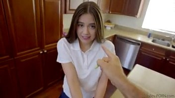 Riproduci Brutta ragazza, mangia il cazzo se non vuoi che ti dia un ostium