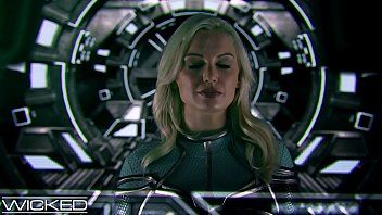 Riproduci Capitan Marvel film porno scopata da due skrulls