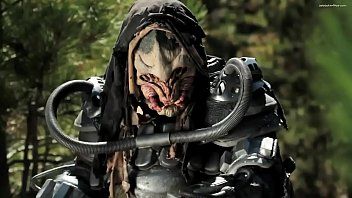 Jouer Predator baise deux indiens dans la jungle