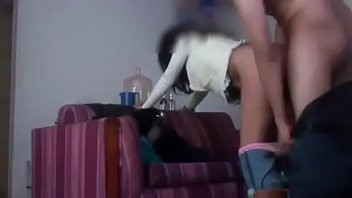 Redă El o invită să mănânce și o înnebunește pe toate paturile cu came ascunse