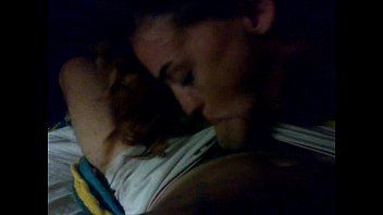 Jouer Celeste cid nue et attrape en train de sucer une bonne bite