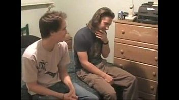 Reproducir La primera cogida gay de un chico muy bueno