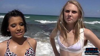 Odtwórz Beth Lily w erotycznym reportażu na plaży, który Cię zaskoczy