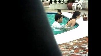 Reproducir Cachonda Abigail es follada en la piscina