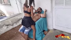 Abspielen Teen Latina-Schlampe wird von ihrem Stiefvater anal gefickt